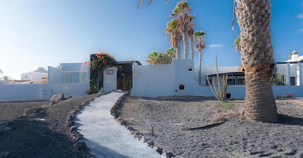 Luxury Estudio En Playa Roca A Primera Linea Del Mar Costa Teguise Extérieur photo